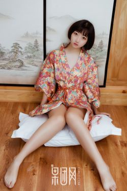 老赵抱着媛媛在厨房作爱视频